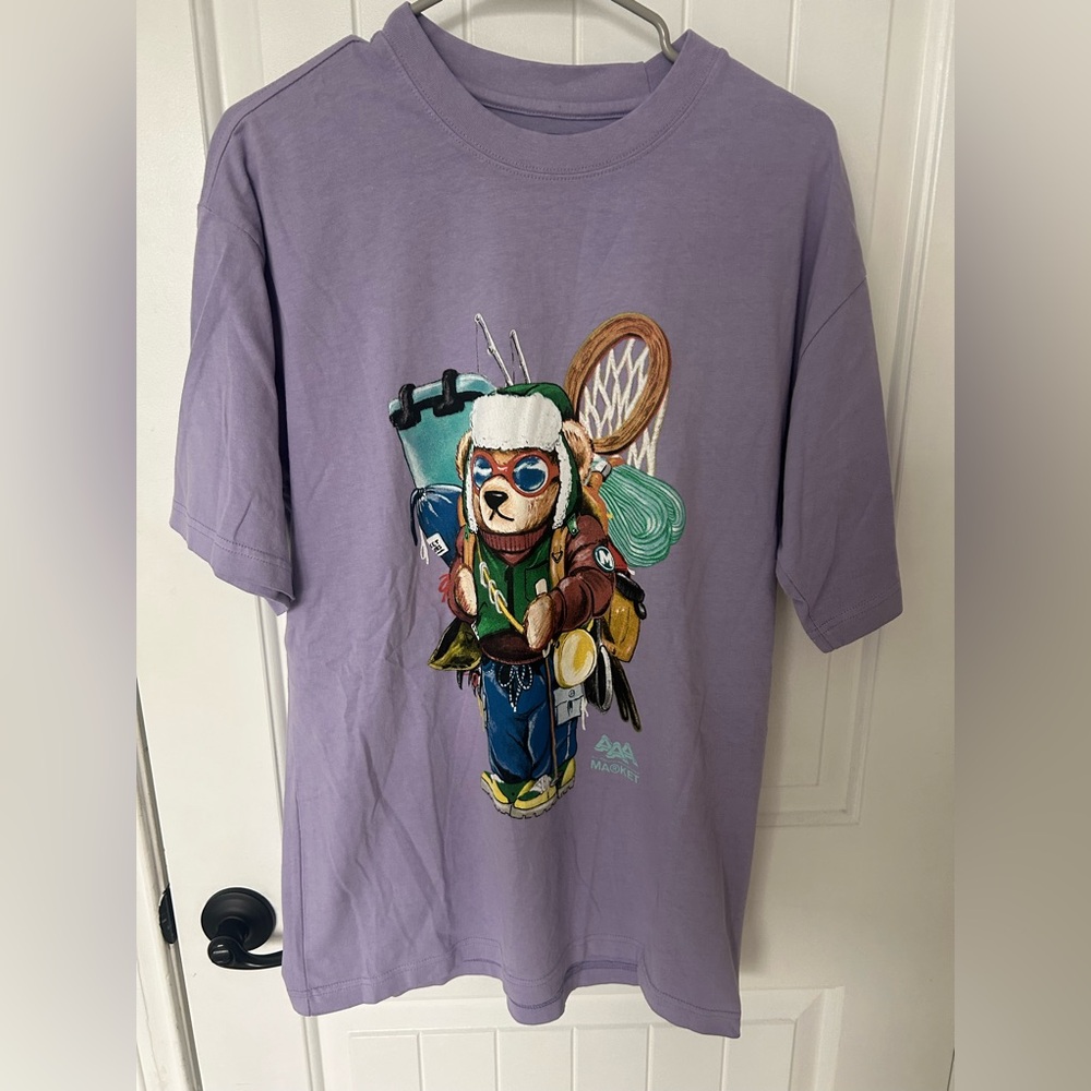 NWOT Market Hikjng Bear tee M